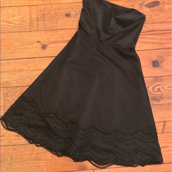 🥂 Bill Levkoff Beaded Strapless Evening Gown - Picture 2 of 8